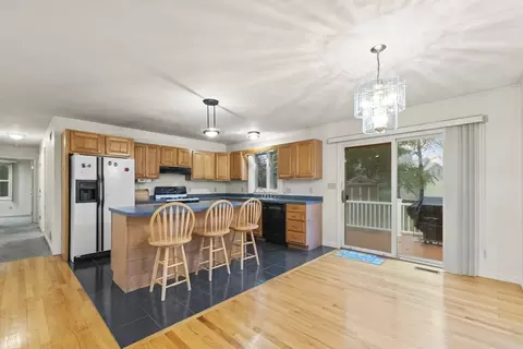 72 Ida Ln, Fall River, MA 02720 photo 2