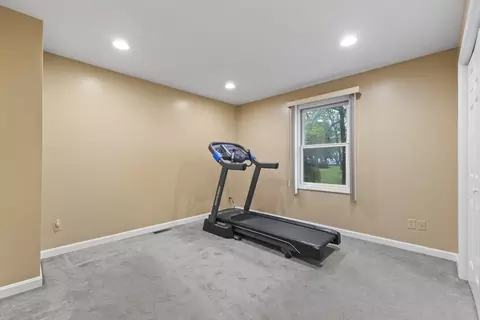 72 Ida Ln, Fall River, MA 02720 photo 17