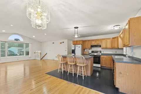 72 Ida Ln, Fall River, MA 02720 photo 3