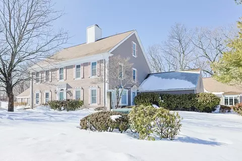 17 Quisset Brk #17, Milton, MA 02186