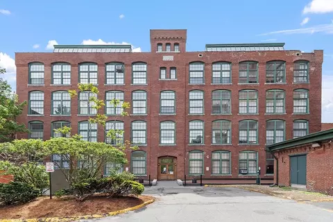 200 Market St #44B, Lowell, MA 01852