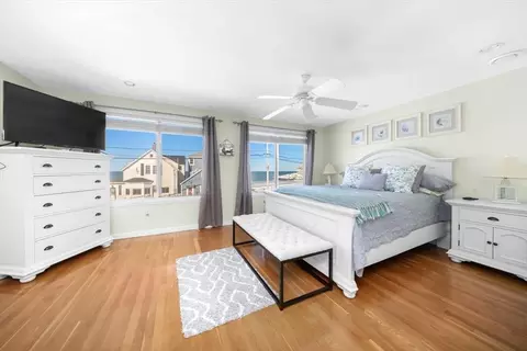 Bedroom - 181 Atlantic Ave, Hull, MA 02045 photo 1 of 8