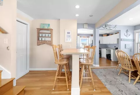Dining - 181 Atlantic Ave, Hull, MA 02045 photo 4 of 4