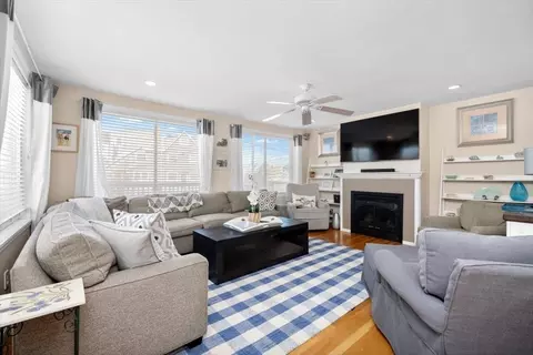 Living - 181 Atlantic Ave, Hull, MA 02045 photo 1 of 1