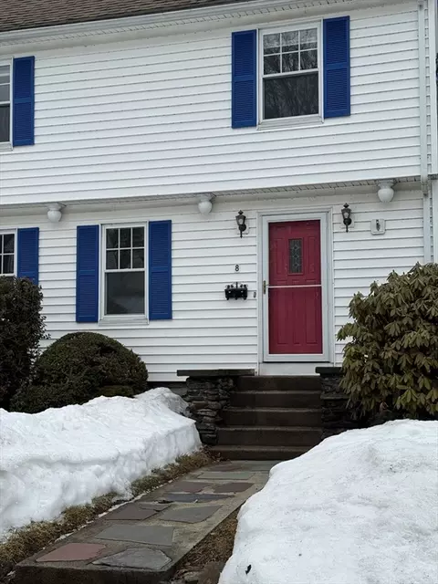 8 South Ter, Auburn, MA 01501