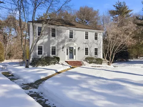 11 Simmons Dr, Duxbury, MA 02332