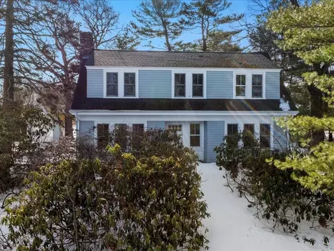 207 Pleasant St, Milton, MA 02186