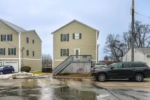 318 Crescent St #A, Fall River, MA 02720