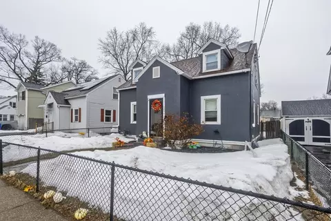 35 Merrimac Ave, Springfield, MA 01105