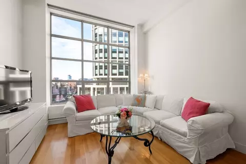 360 Newbury St #402, Boston, MA 02115