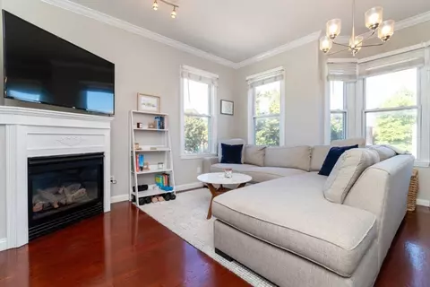 201 D St #2, Boston, MA 02127