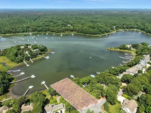 102 Summersea Rd, Mashpee, MA 02649