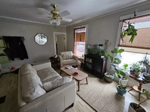 Living - 7 Union Ct, Easthampton, MA 01027 photo 3 of 4