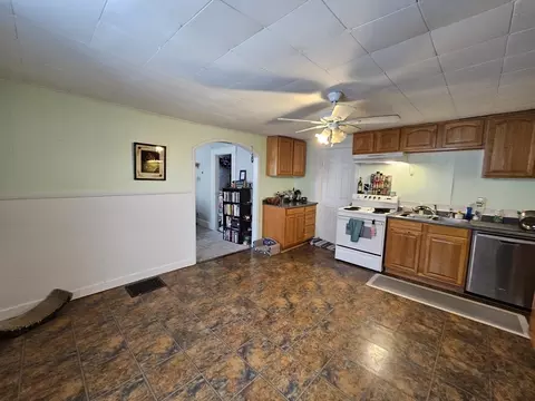 Kitchen - 7 Union Ct, Easthampton, MA 01027 photo 1 of 3