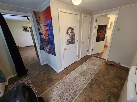 Entry Way - 7 Union Ct, Easthampton, MA 01027 photo 1 of 1