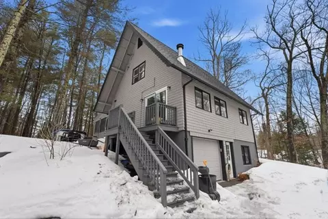 2 Fenton St, Holland, MA 01521