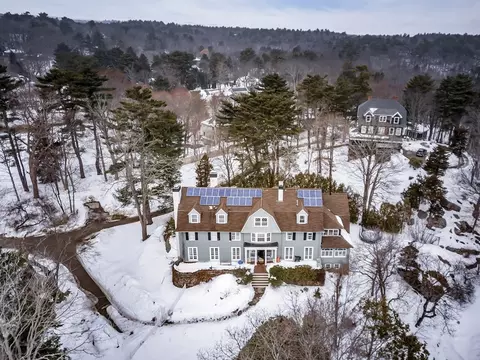 852 Hale St, Beverly, MA 01915