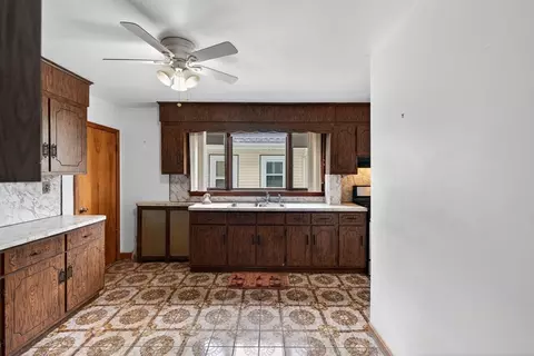 53 Sycamore, Everett, MA 02149 photo 8