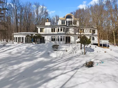 95 Ramshorn Rd, Dudley, MA 01571