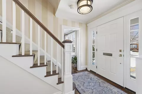 16 Pickwick Rd, Marblehead, MA 01945 photo 2