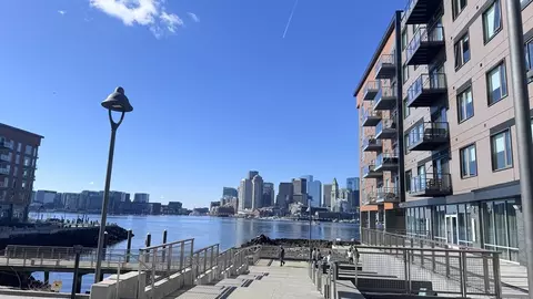 65 Lewis St #405, Boston, MA 02128