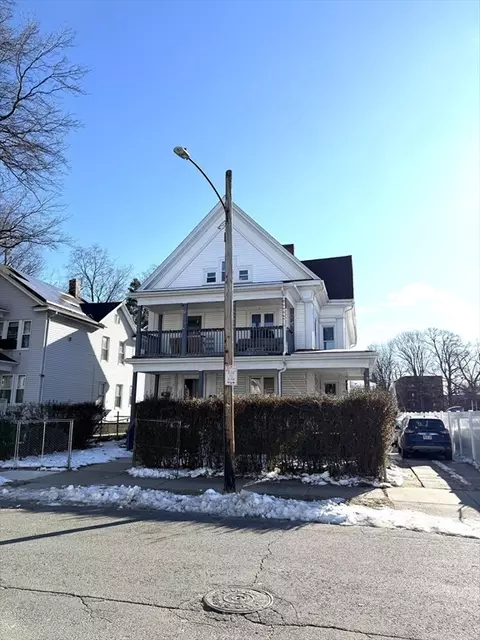 21 Merwin St, Springfield, MA 01107 photo 4