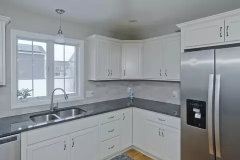239 Gresham St, Springfield, MA 01119 photo 10