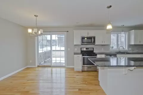 239 Gresham St, Springfield, MA 01119 photo 13