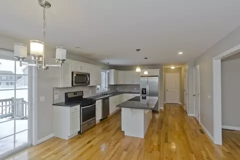 239 Gresham St, Springfield, MA 01119 photo 6