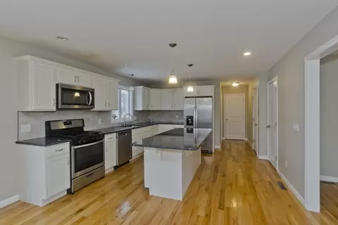 239 Gresham St, Springfield, MA 01119 photo 7