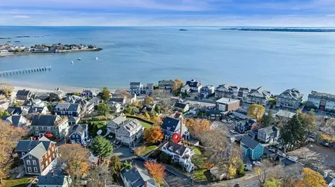 27 Rockland St, Swampscott, MA 01907
