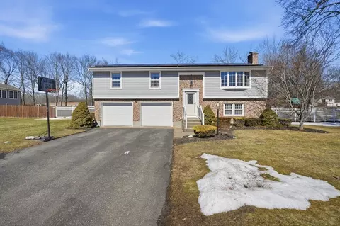 138 Elmar Dr, Feeding Hills, MA 01030