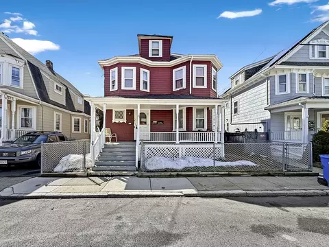 19 Moore St, Winthrop, MA 02152