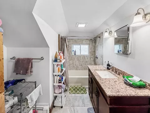 Bath - 19 Moore St, Winthrop, MA 02152 photo 3 of 4