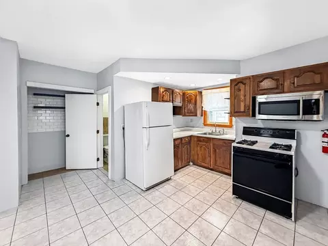 Kitchen - 19 Moore St, Winthrop, MA 02152 photo 1 of 6