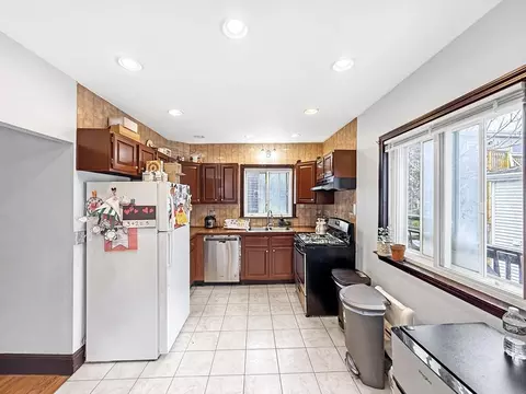 Kitchen - 19 Moore St, Winthrop, MA 02152 photo 3 of 6