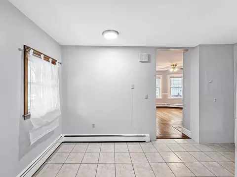Entry Way - 19 Moore St, Winthrop, MA 02152 photo 2 of 4