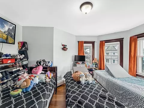Bedroom - 19 Moore St, Winthrop, MA 02152 photo 4 of 7
