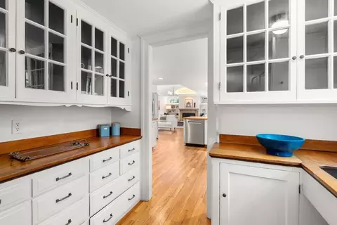401 Clinton Rd, Brookline, MA 02445 photo 5