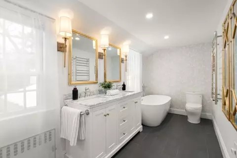 401 Clinton Rd, Brookline, MA 02445 photo 16