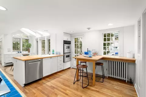 401 Clinton Rd, Brookline, MA 02445 photo 7