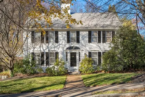 401 Clinton Rd, Brookline, MA 02445