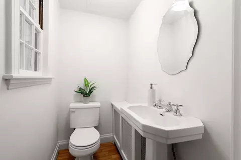 401 Clinton Rd, Brookline, MA 02445 photo 13