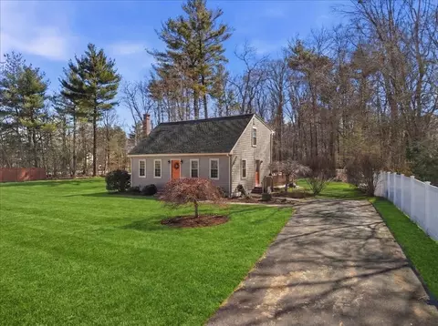 47 Caroline Dr, Taunton, MA 02780