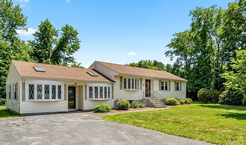 5 Shawsheen St, Tewksbury, MA 01876