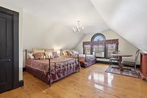 Bedroom - 270 Maple St, Springfield, MA 01105 photo 6 of 7