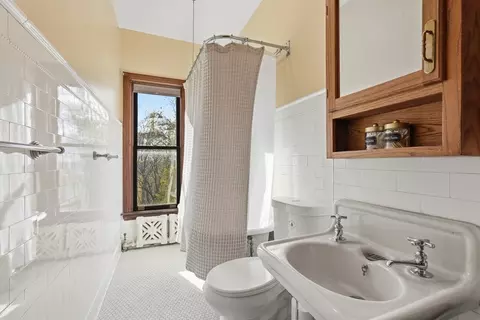 Bath - 270 Maple St, Springfield, MA 01105 photo 3 of 3