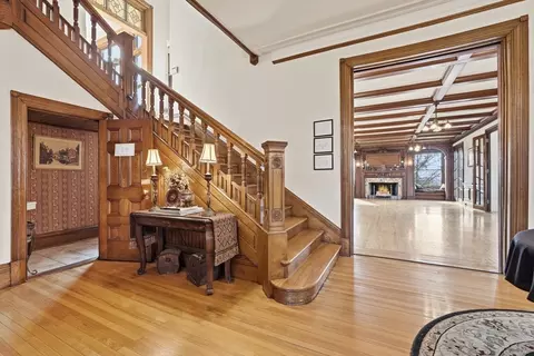 Entry Way - 270 Maple St, Springfield, MA 01105 photo 4 of 6