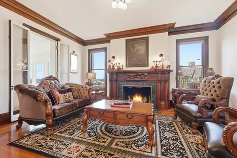Living - 270 Maple St, Springfield, MA 01105 photo 1 of 7
