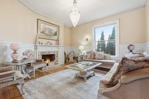 Living - 270 Maple St, Springfield, MA 01105 photo 3 of 7